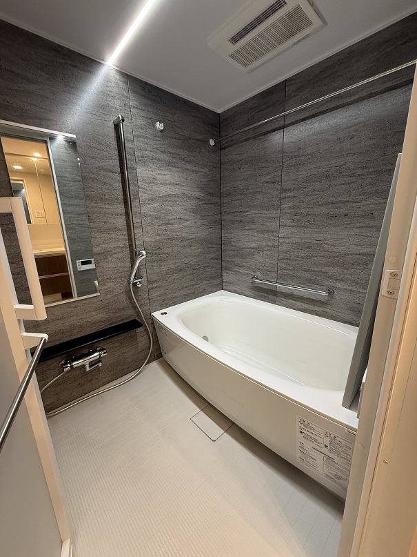 バス・シャワールーム　※室内クリーニング前の写真です