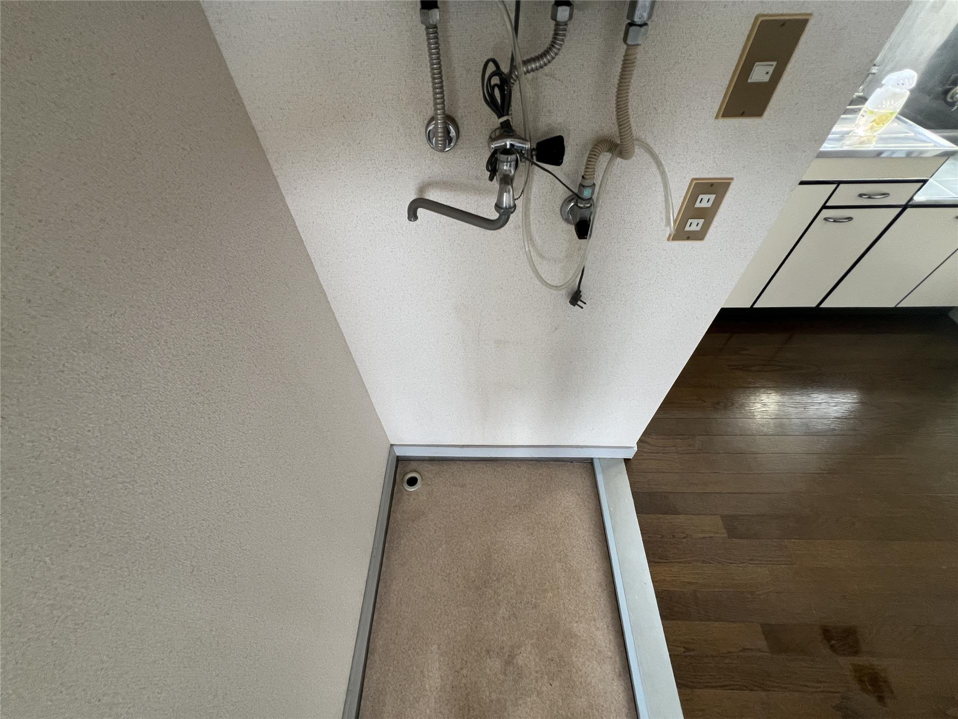 洗面設備　洗濯機置き場