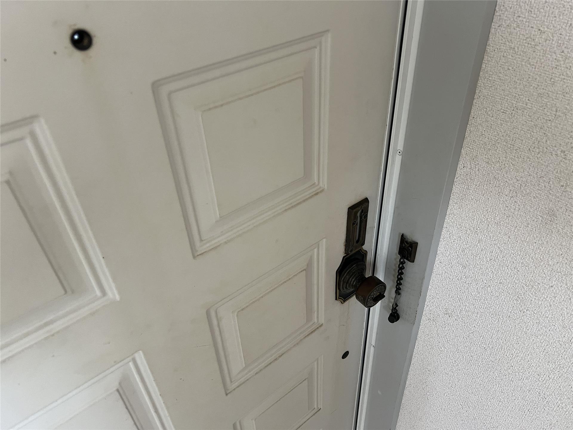 セキュリティ　玄関鍵