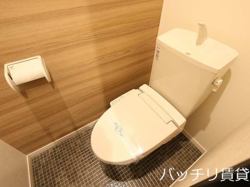 トイレ　同型タイプの為、現状を優先いたします