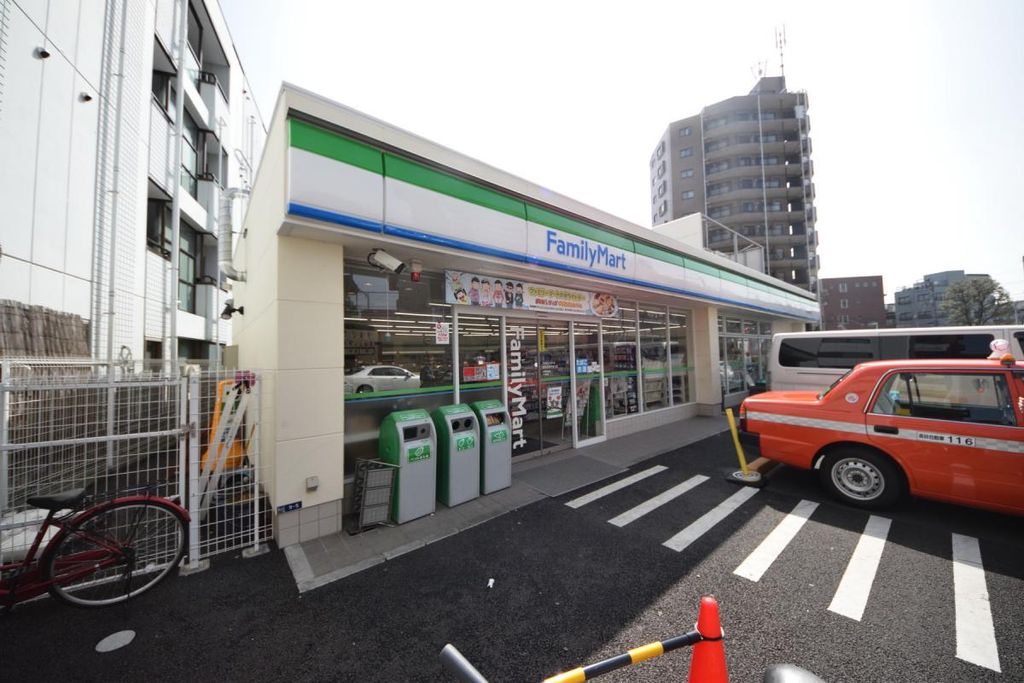 コンビニ　ファミリーマート品川シーサイド駅前店（コンビニ）まで160m