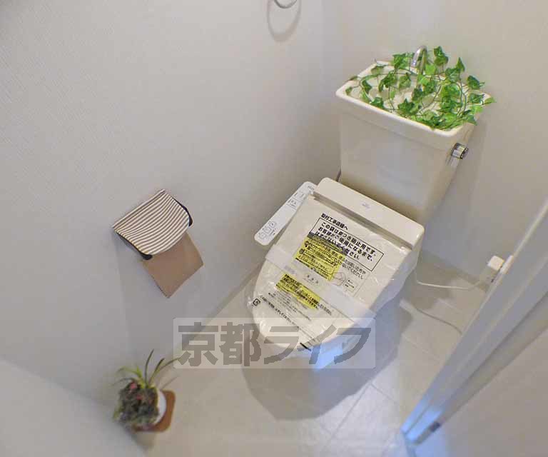 トイレ　ウォッシュレット機能付きのトイレです。