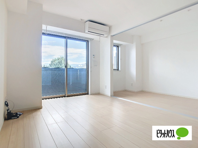 居室・リビング　５０２の写真