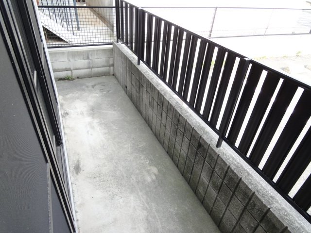 バルコニー　別号室の写真です（反転）