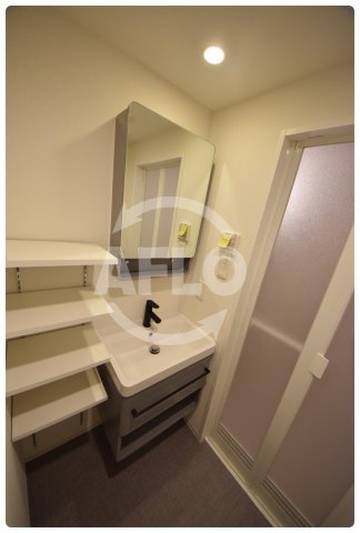 洗面設備　セレニテ谷九プリエ　独立洗面台