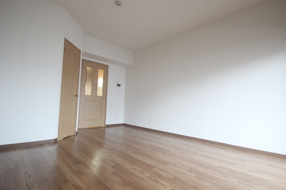 居室・リビング　※別号室の写真です