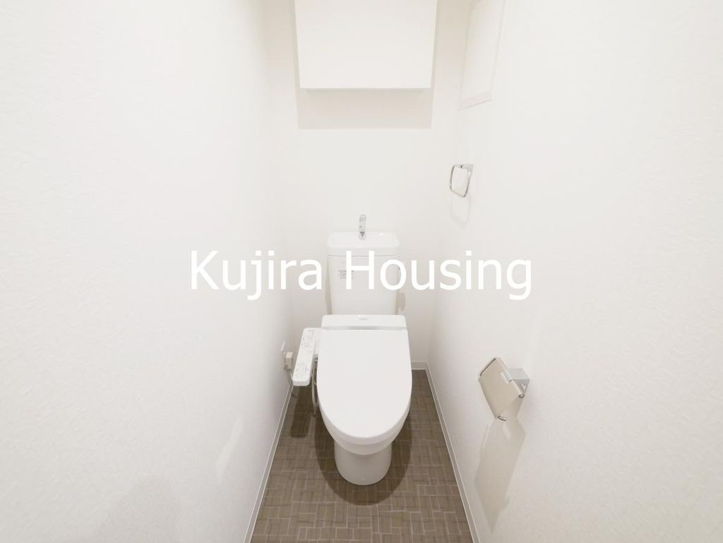 トイレ　温水洗浄機能付きトイレです♪