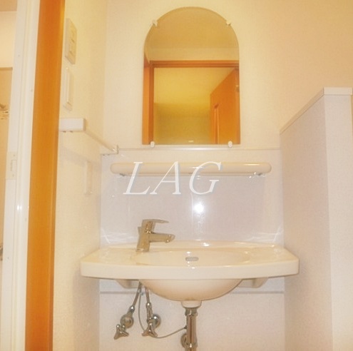 洗面設備　独立洗面台です。