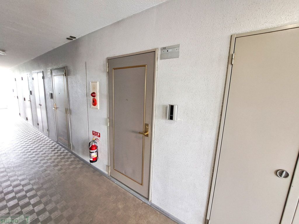 玄関　エントランス