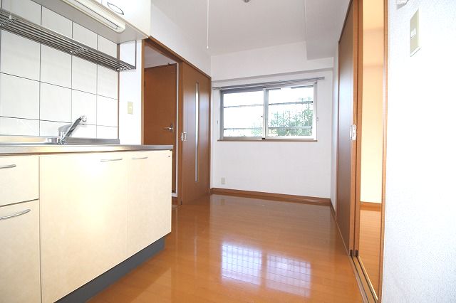 キッチン　お料理しやすいキッチンです ※反転の場合がございます。