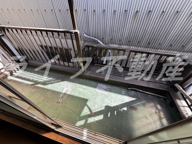 バルコニー　開放的で明るい空間を演出してくれるバルコニーです