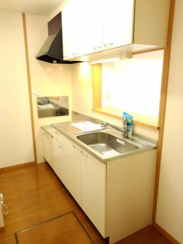 キッチン　コンパクトなキッチンで掃除もラクラク