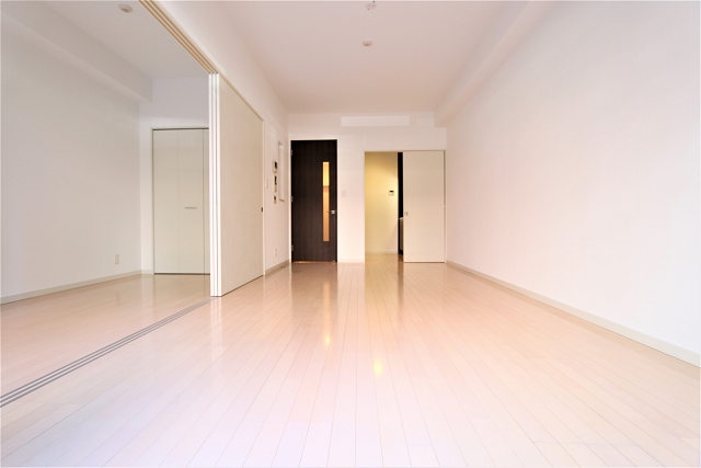 居室・リビング　白基調のお部屋でより明るく、広く感じます