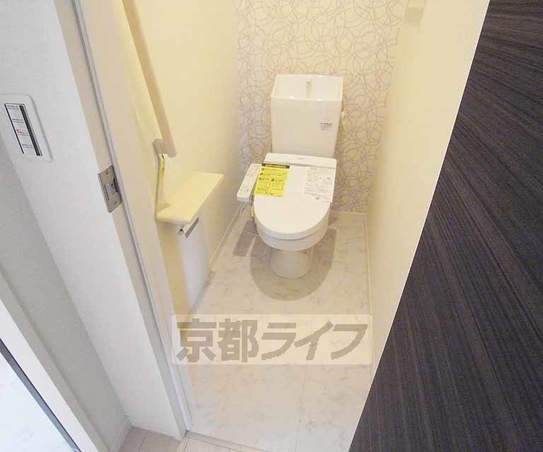 トイレ　ウォシュレットつきです