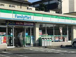 コンビニ　ファミリーマート半田青山店（コンビニ）まで596m