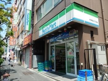 コンビニ　ファミリーマート（コンビニ）まで199m