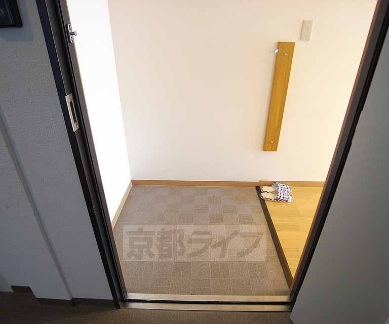 玄関　玄関ドアをあけたところ
