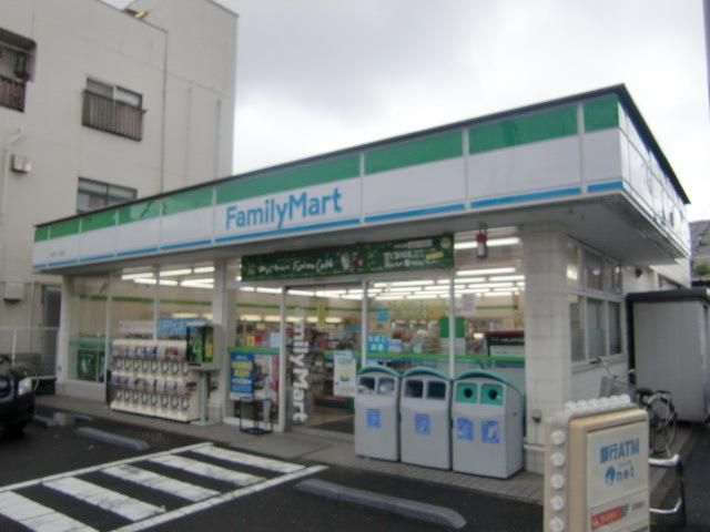 コンビニ　ファミリーマートエミオン東京ベイ店（コンビニ）まで695m