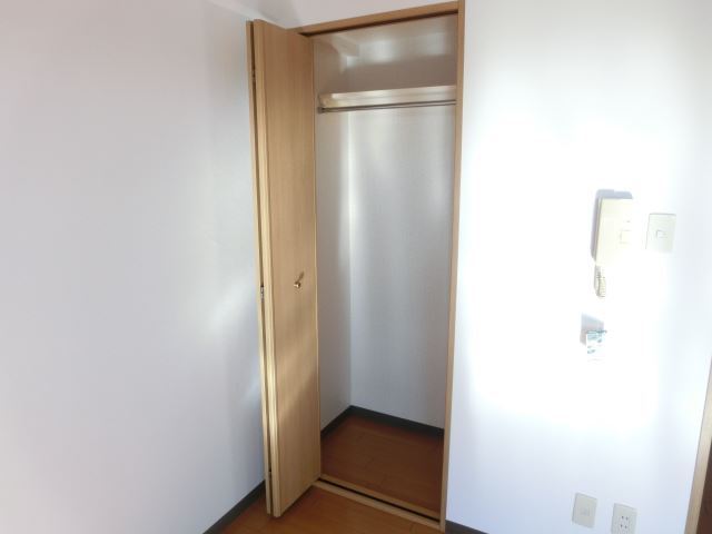 収納　奥行きのある収納スペース