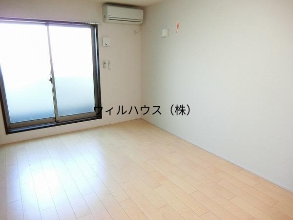 居室・リビング　洋室広々！