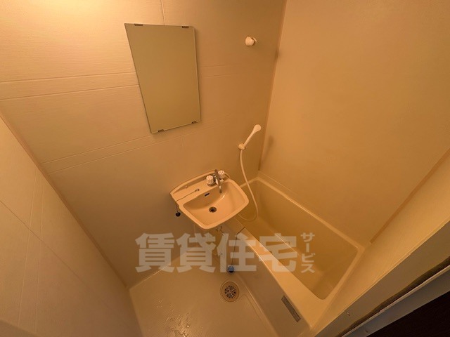 地下鉄長堀鶴見緑地線 西大橋駅 徒歩6分 8階建 築25年の風呂写真
