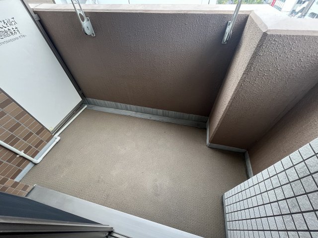 バルコニー　バルコニーからの眺めを楽しみながら食事をしませんか