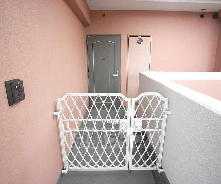 玄関　専用のポーチつきです