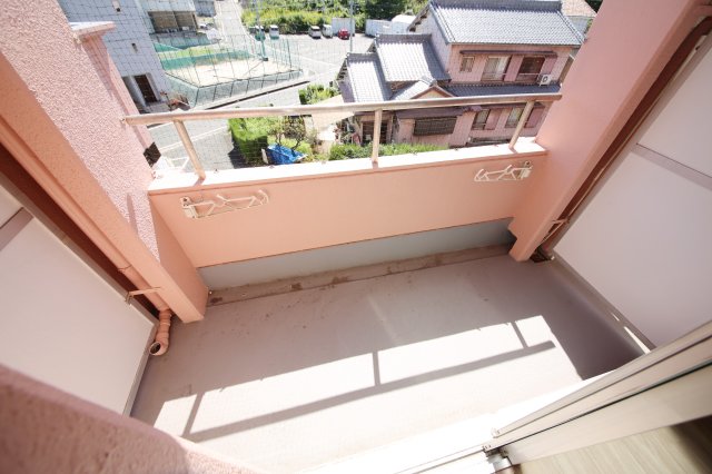 バルコニー　別部屋同間取りのお写真となります。参考にご覧くださいませ。