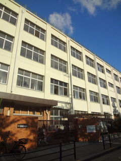 中学校　大阪市立市岡東中学校（中学校）まで606m
