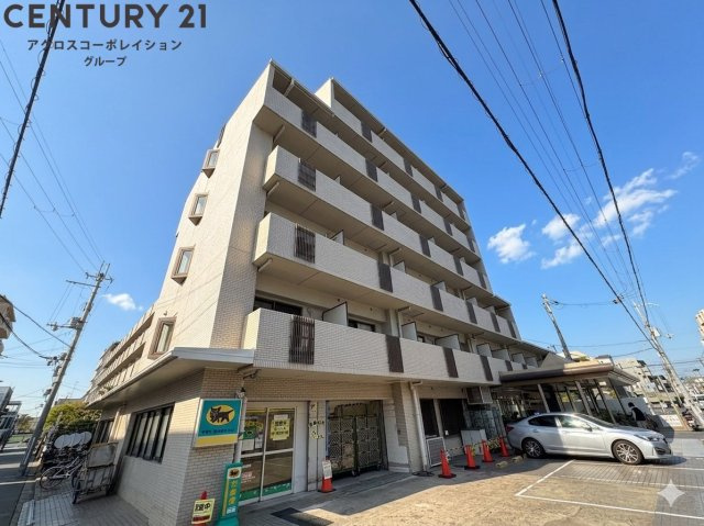 建物外観　オートロックで外部の人間が簡単に出入りできないため安心です。