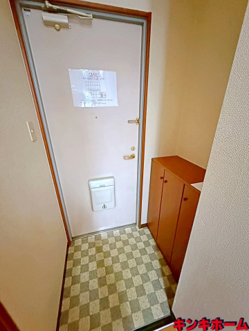 玄関　写真は別のお部屋です。（現況を優先してくださ写真は別のおい）