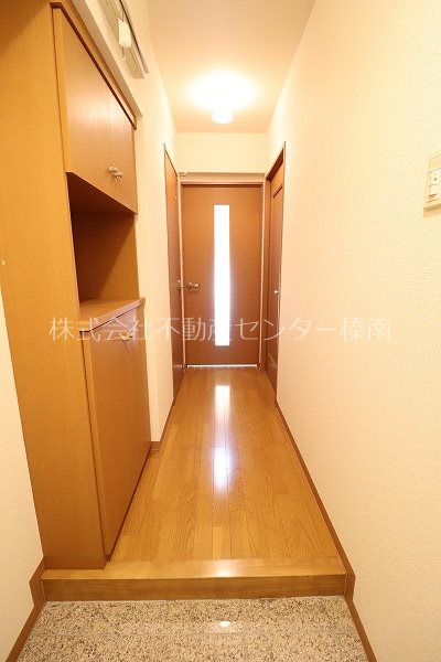 玄関　別部屋画像です
