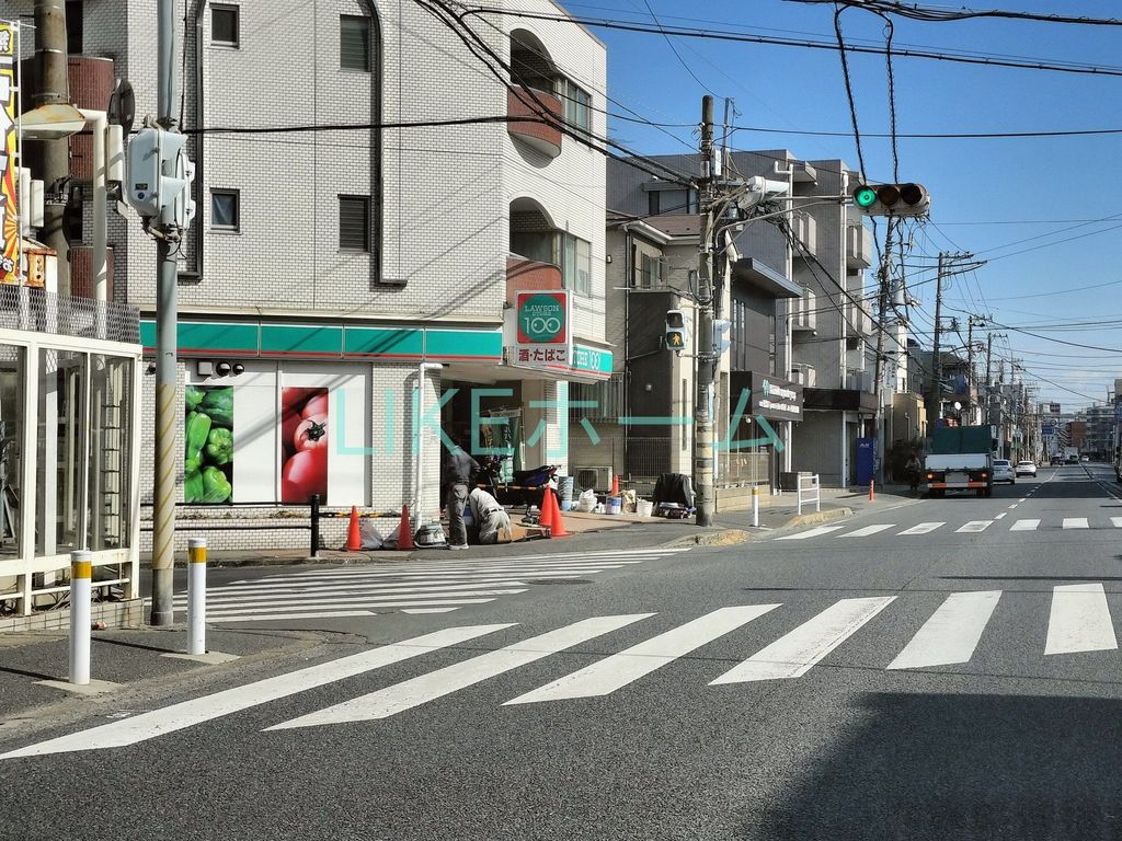 コンビニ　ローソンストアー１００　欠真間（コンビニ）まで800m