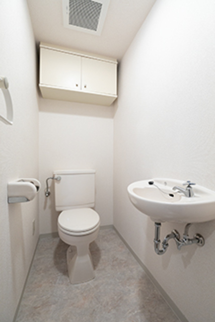トイレ　※写真は同タイプ住戸です。