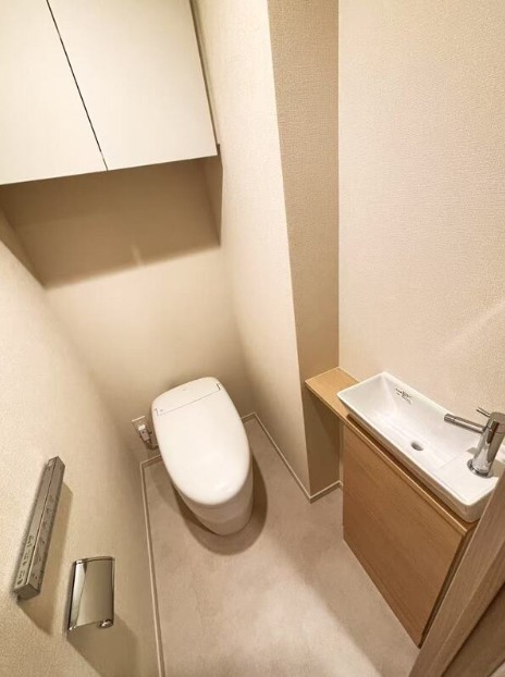 トイレ　※別部屋の参考写真です。