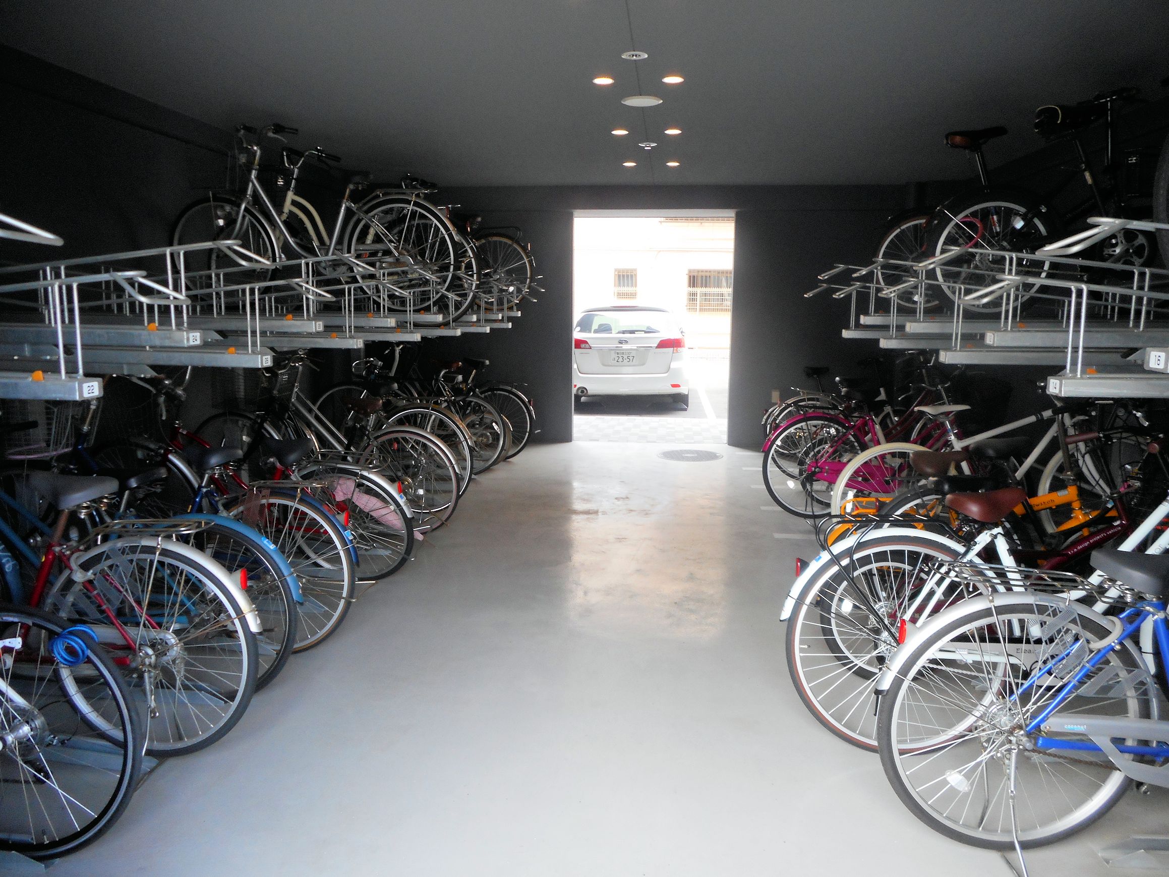 駐車場　駐輪場