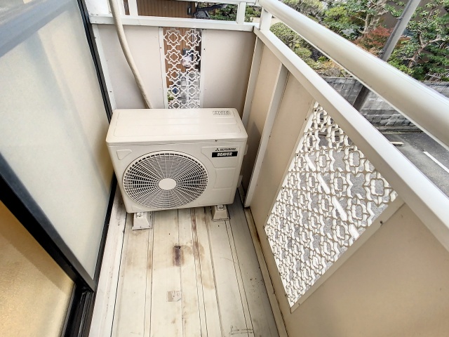 バルコニー　掲載写真は同型モデルを掲載しており実際のお部屋と仕様等が異な