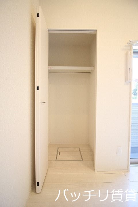 収納　別号室タイプの為、現状を優先致します。