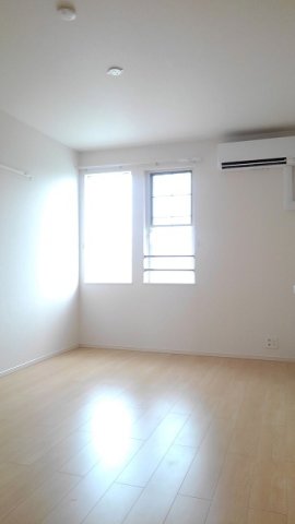 その他部屋・スペース　明るい色調の室内です