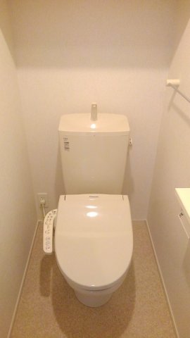 トイレ　清潔感のあるトイレです