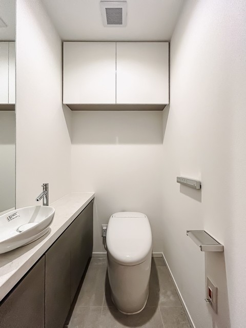 トイレ　※写真は同タイプ住戸です。