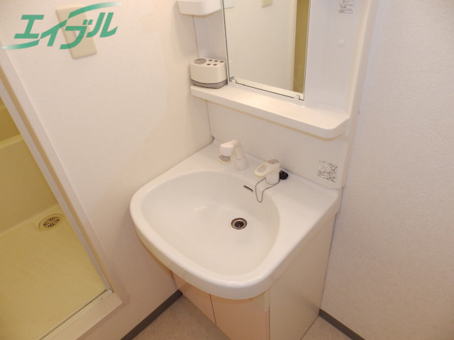 洗面設備　同型参考写真