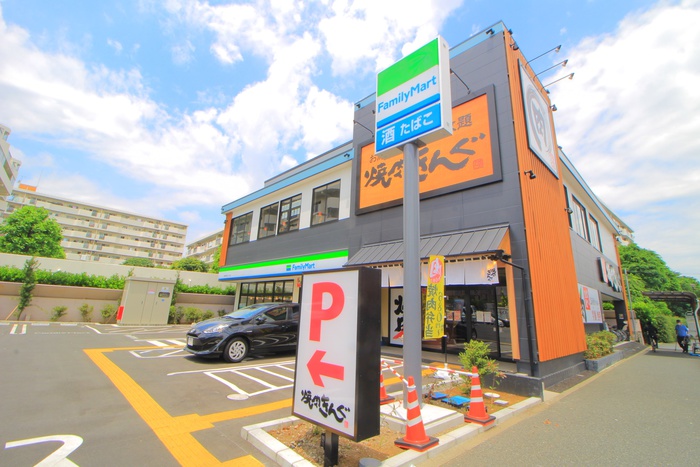 飲食店　焼肉きんぐ　板橋前野町店（飲食店）まで158m