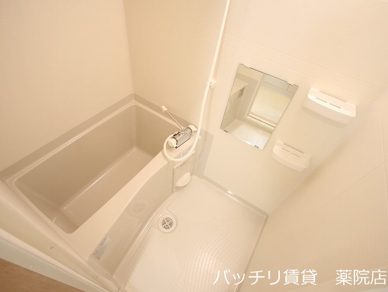 バス・シャワールーム　※同型タイプ写真の為、現状優先。