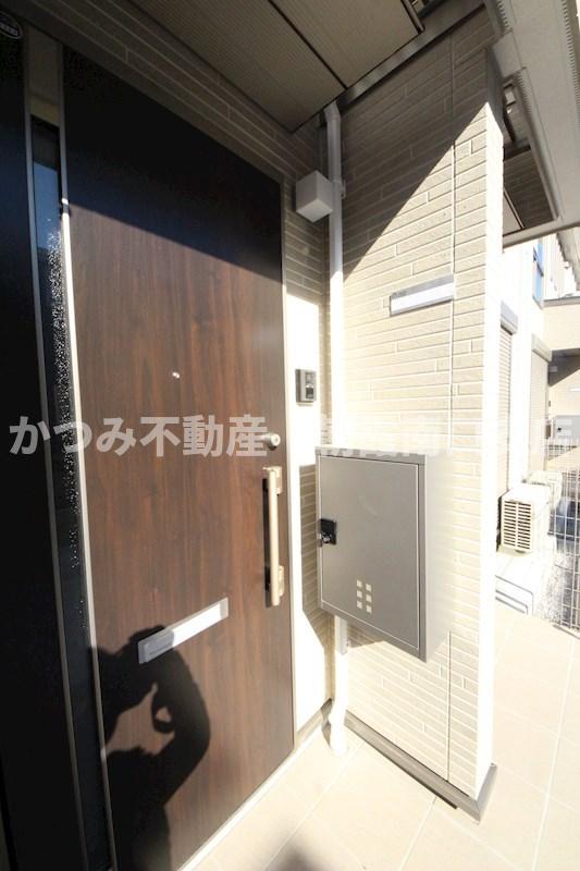 玄関　※別号室・参考写真※