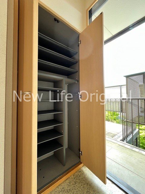 玄関　※同建物他部屋になります。現状優先です。