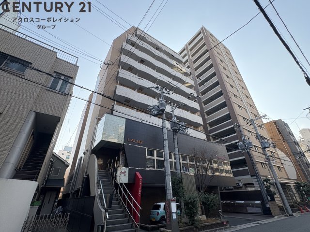建物外観　オートロックで外部の人間が簡単に出入りできないため安心です。