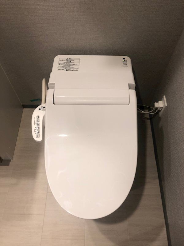 トイレ　※同タイプの別のお部屋です。