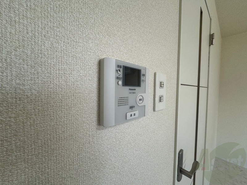 セキュリティ　ＴＶモニター付インターホンです。来客者の顔が見えるので安心！
