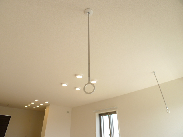 その他設備　室内物干しに便利なホスクリーン付き